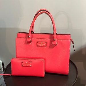 Women’s Kate spade hand bag